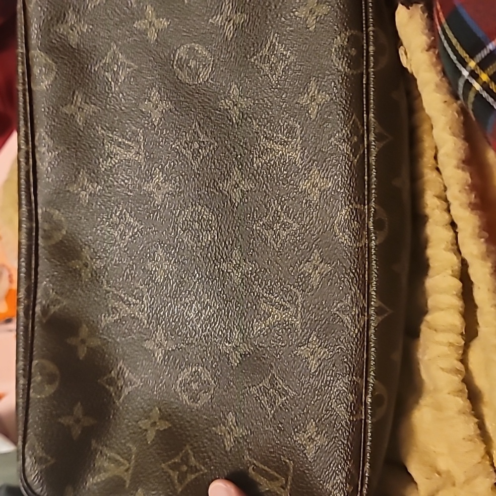 lv vinatge cosmetic pouch